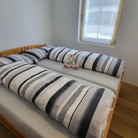 - Schoene Soleluna *