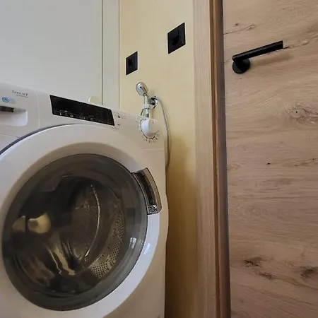 - Schoene Soleluna *