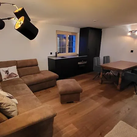 - Schoene Soleluna بيلالب